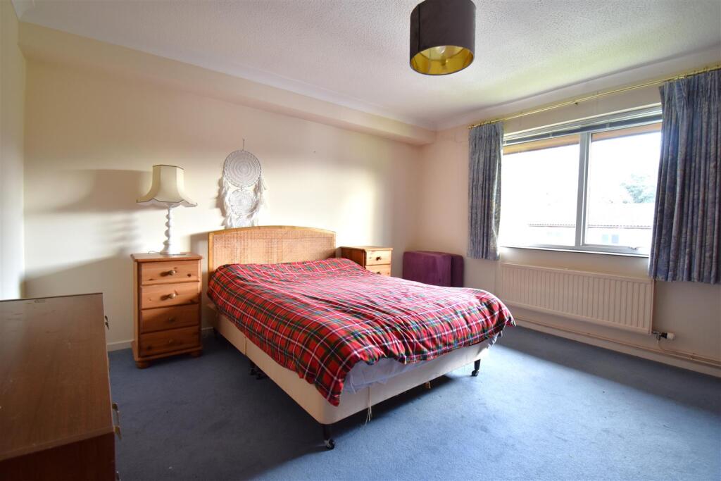 Additional image 8 of Spacious Balcony Apartment With Stunning Views & No Onward Chain