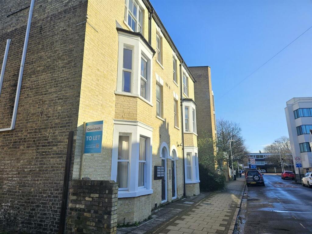 Additional image 5 of Flat 5, 2-4 Norwich Street, Cambridge