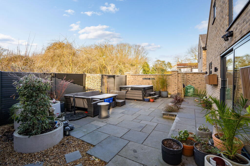 Additional image 23 of Highfields , Caldecote , CB23 7NY