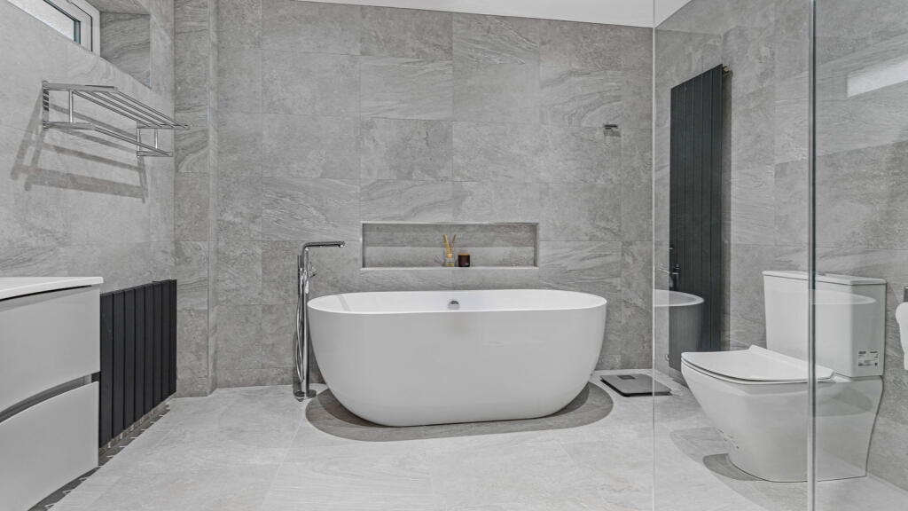 Additional image 27 of Monastery Drive, Solihull, B91 1DN