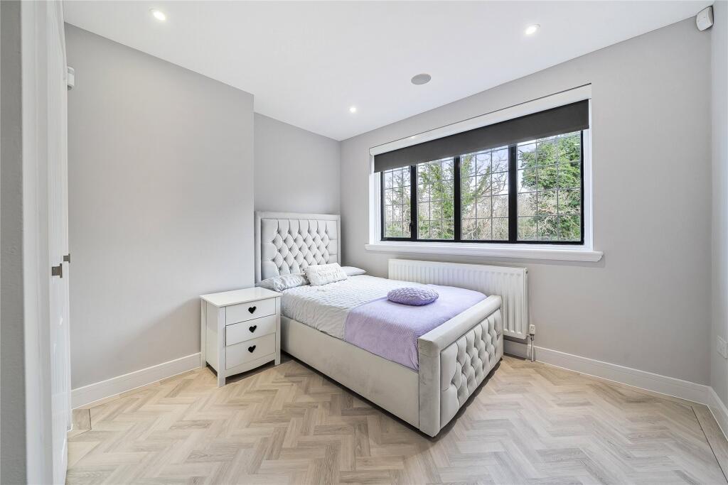 Additional image 20 of Hollydale Drive, Bromley