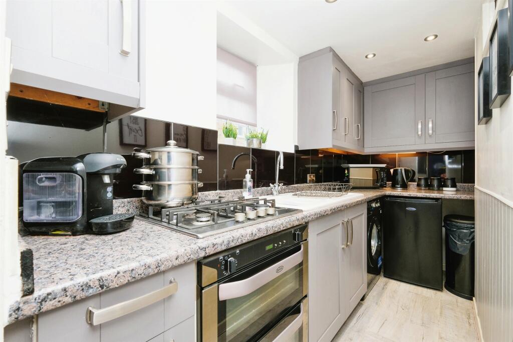 Additional image 3 of New Line, Bradford