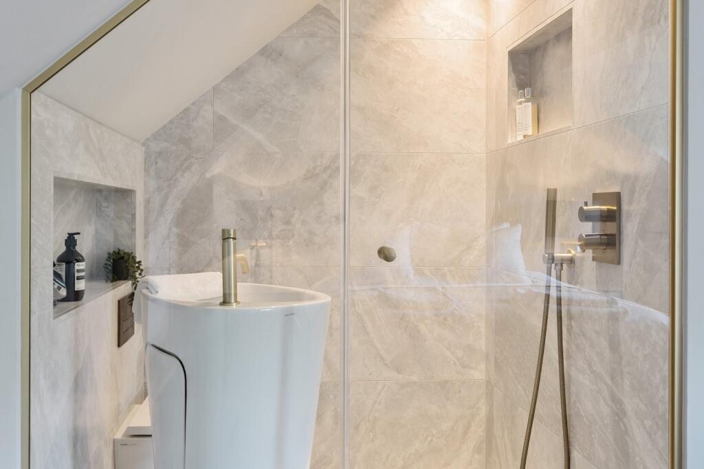 Additional image 18 of Willow Grove, Chislehurst, Kent, BR7