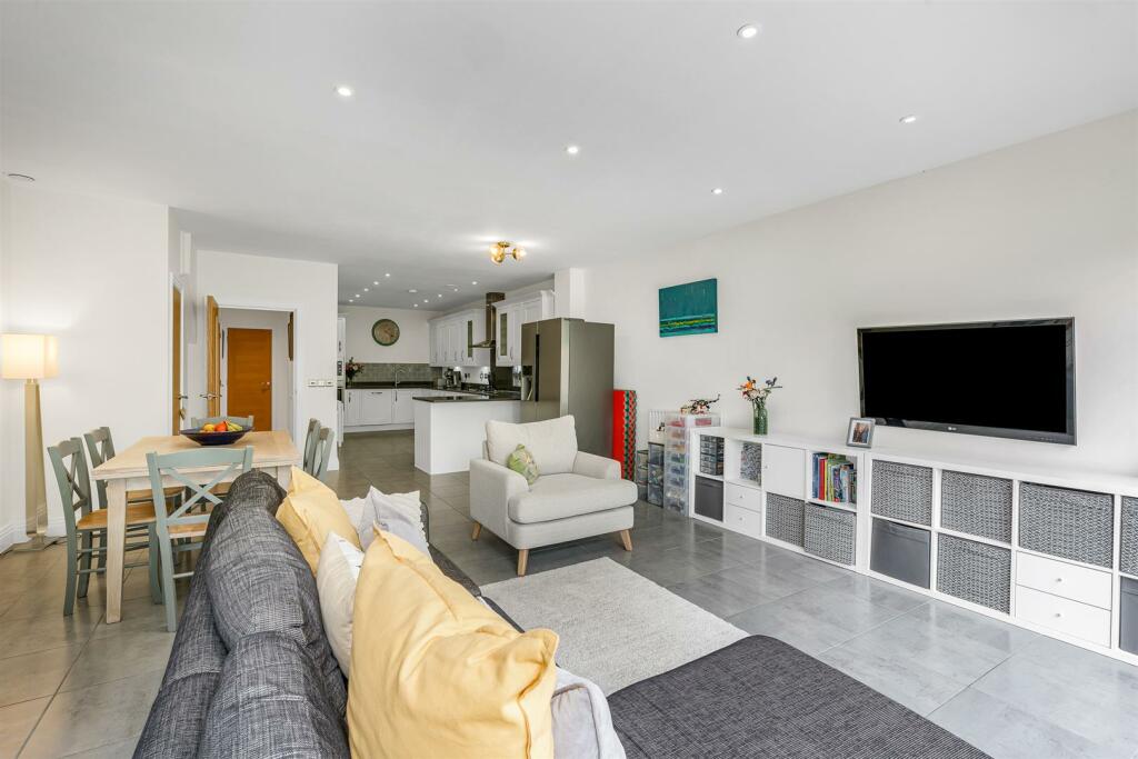 Additional image 16 of Akers Court, Welwyn