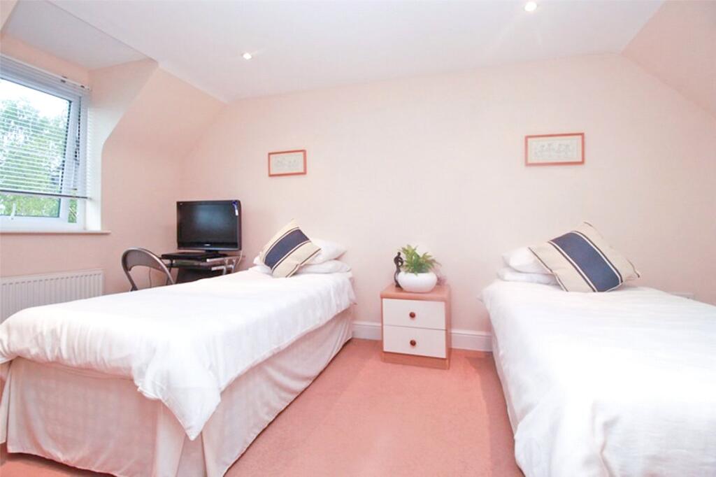 Additional image 11 of Salisbury Road, Christchurch, Dorset, BH23