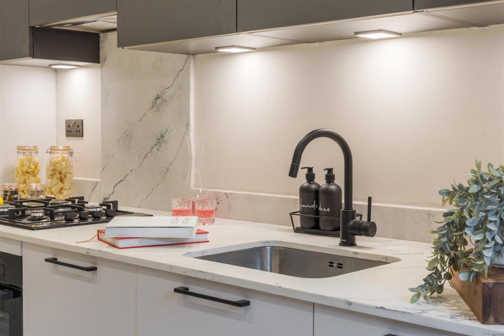 Additional image 37 of Shootersway, Berkhamsted