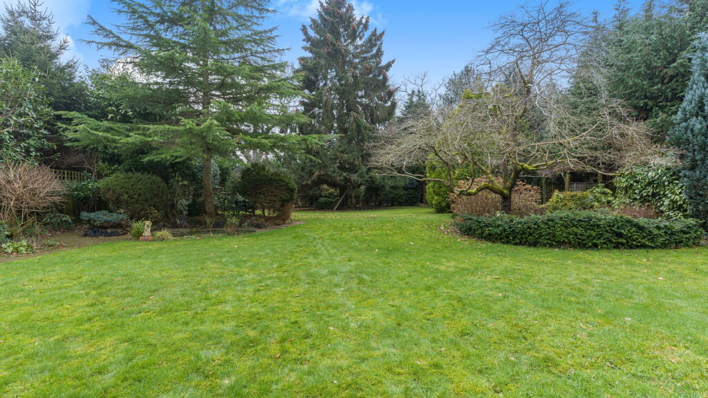 Additional image 39 of Monastery Drive, Solihull, B91 1DN