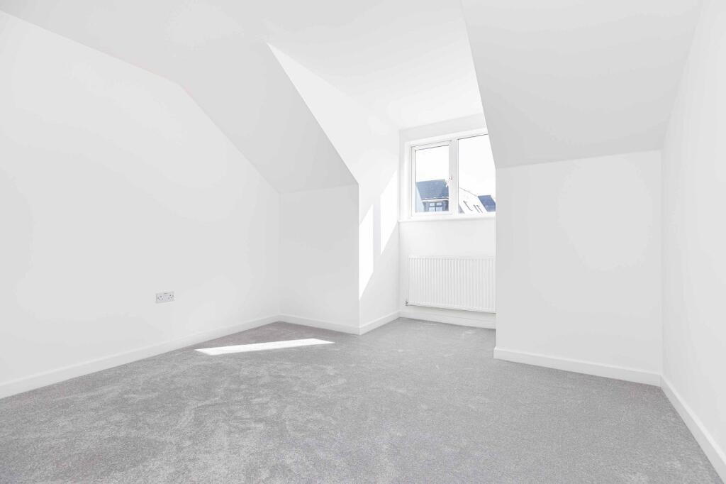 Additional image 9 of 280b Lymington Road, Highcliffe, Dorset. BH23 5ET