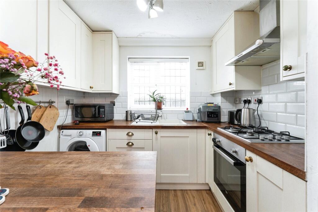 Additional image 7 of Humphries Way, Milton, Cambridge, Cambridgeshire, CB24