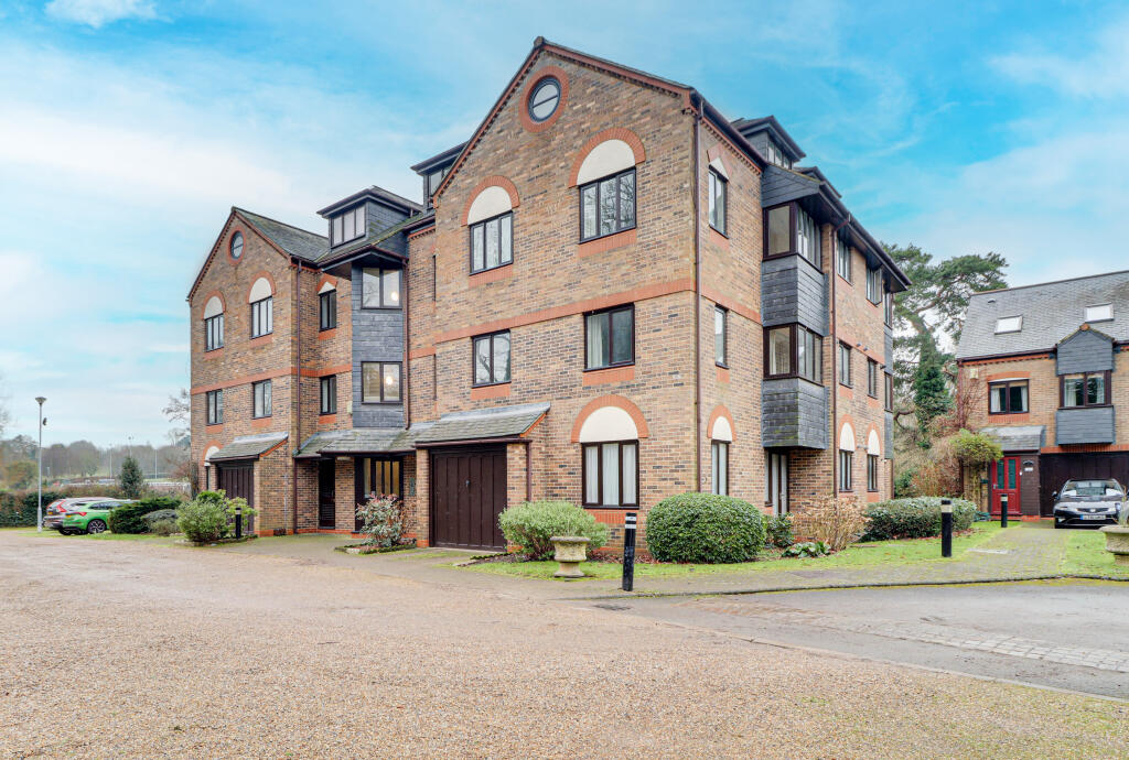 Abbey Mill Lane, St. Albans, Hertfordshire, AL3