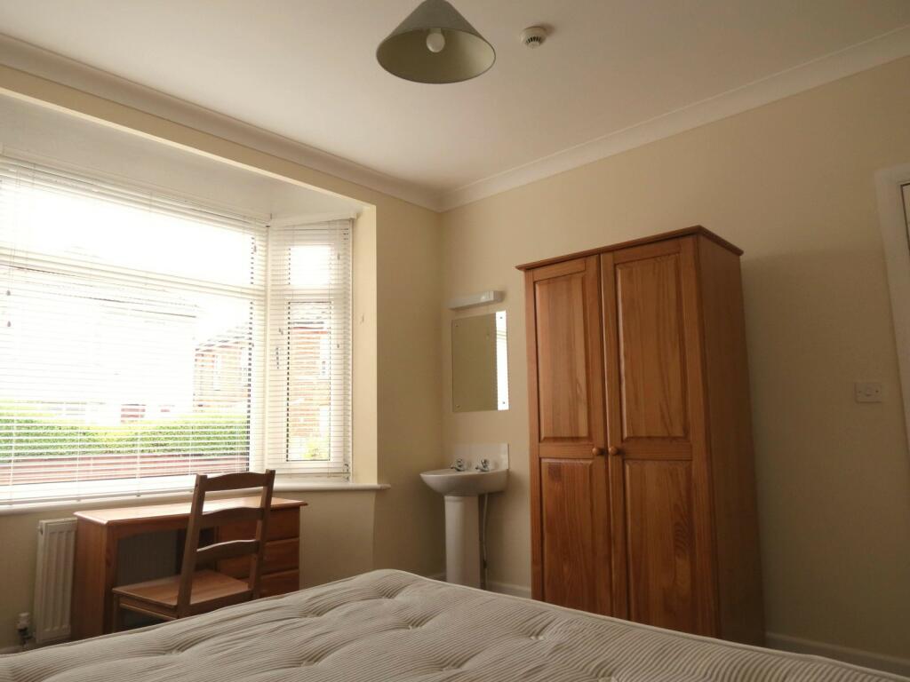 Additional image 9 of 8 bedroom Detached House in Winton