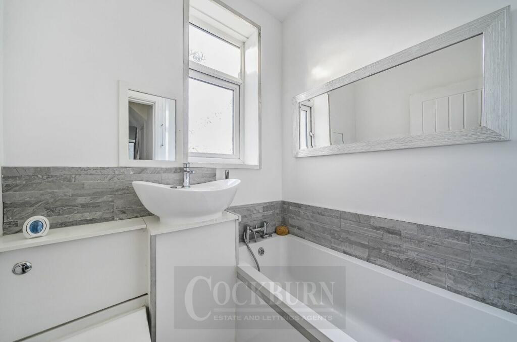 Additional image 21 of Launcelot Road, Bromley, BR1