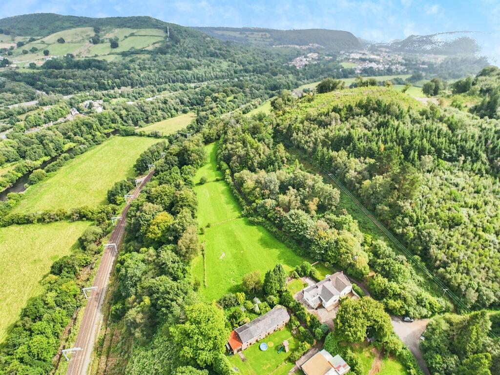 Additional image 33 of Glebeland Cottages, Gwaelod-Y-Garth, Cardiff