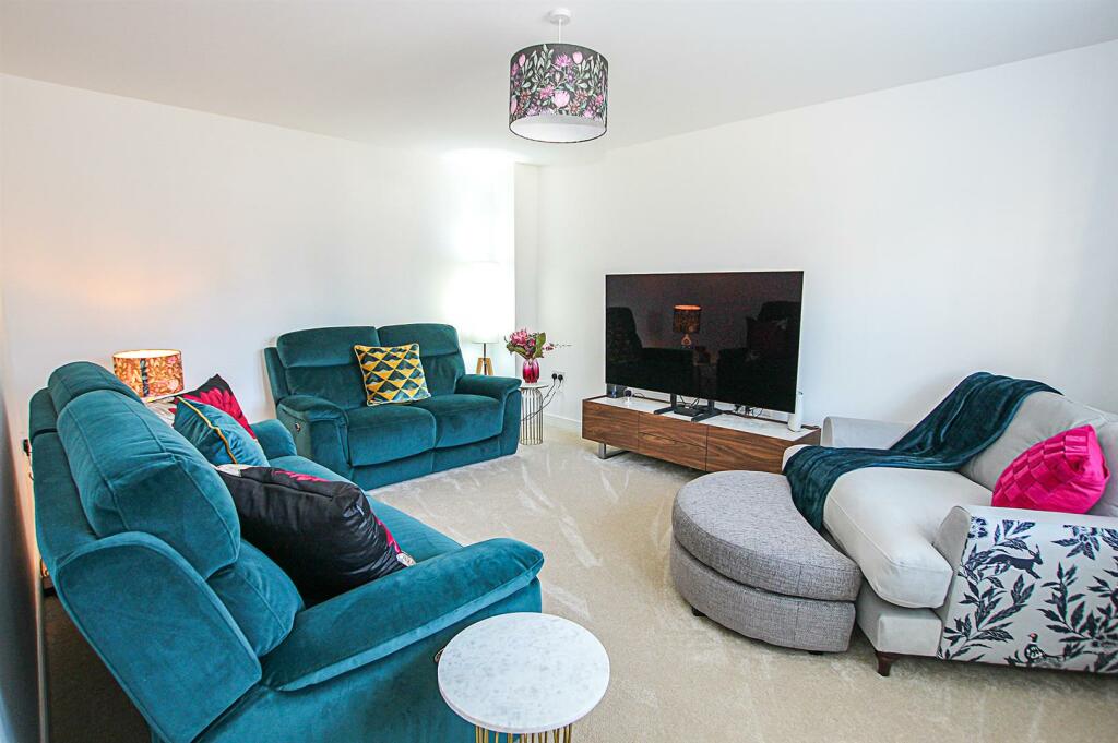 Additional image 24 of King James Close, Fordham