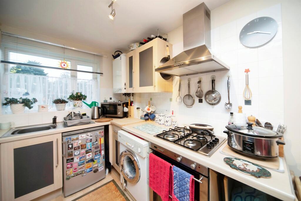 Additional image 5 of Skeaping Close, Newmarket