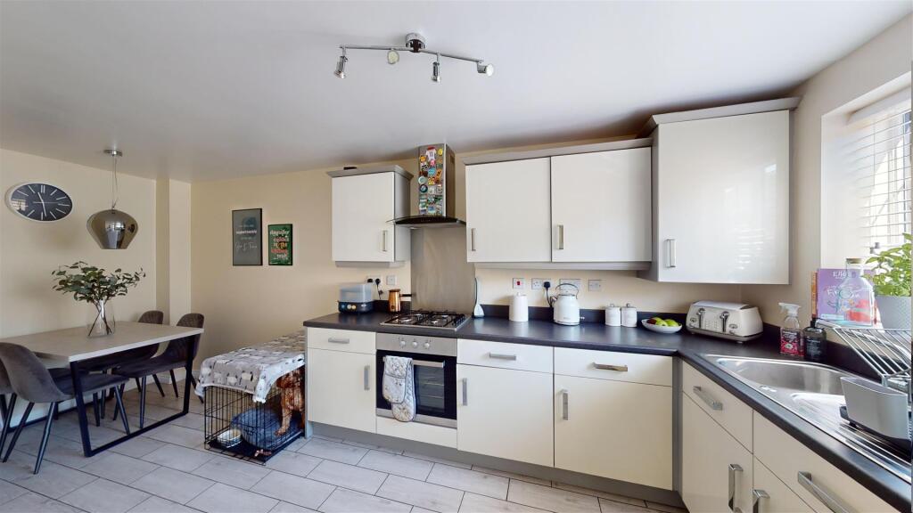 Additional image 2 of The Fairway, Bradford