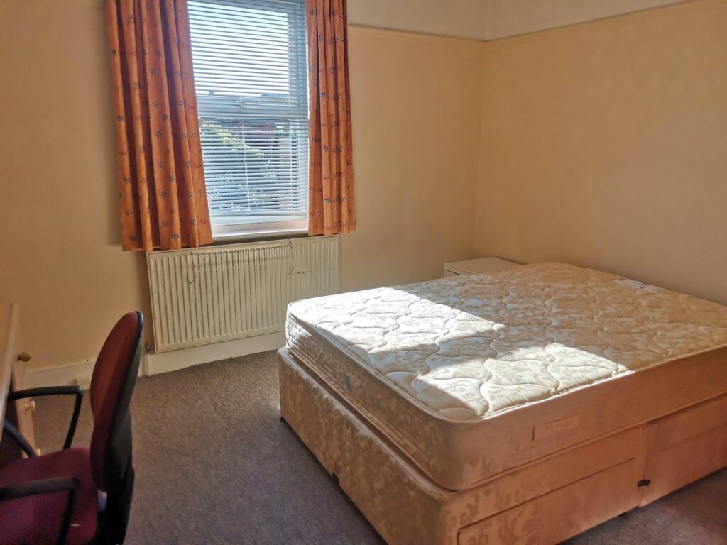 Additional image 7 of 6 bedroom Detached House in Winton