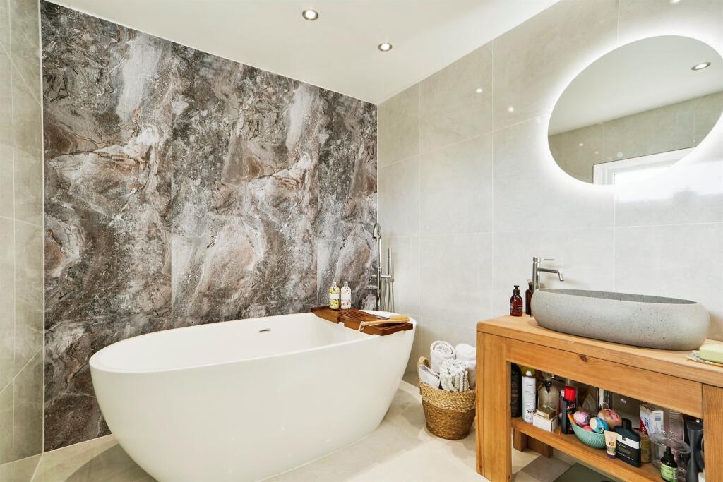 Additional image 12 of Lyndsey Court, Oakworth, Keighley