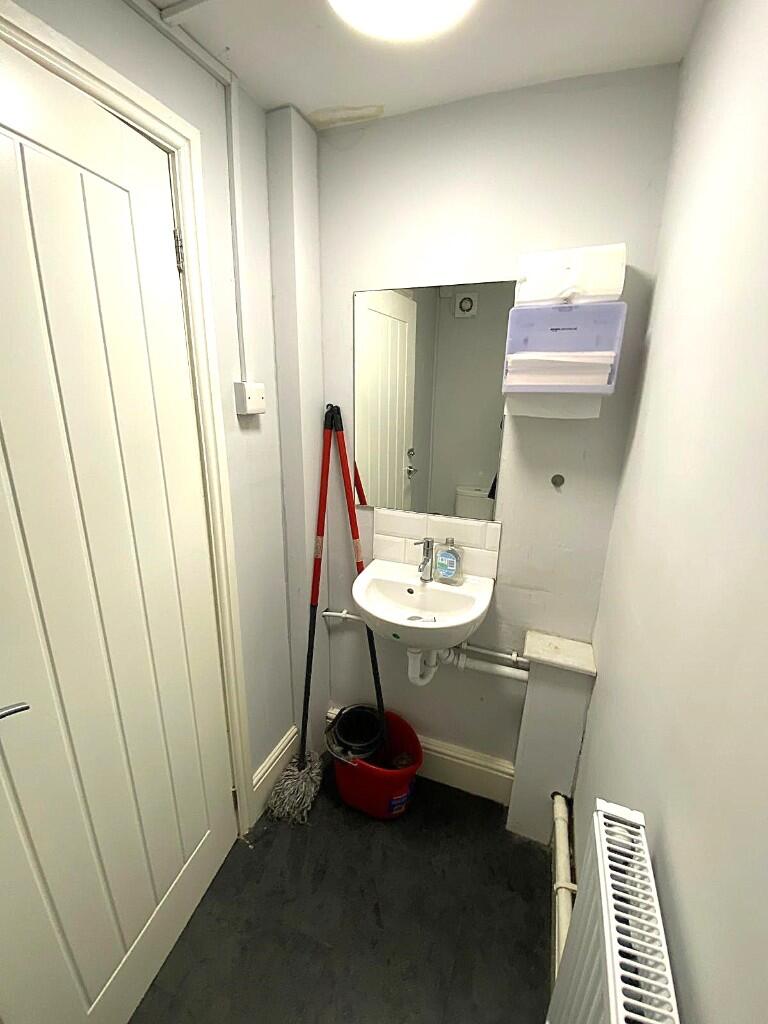 Additional image 14 of Oxford Street, CF15