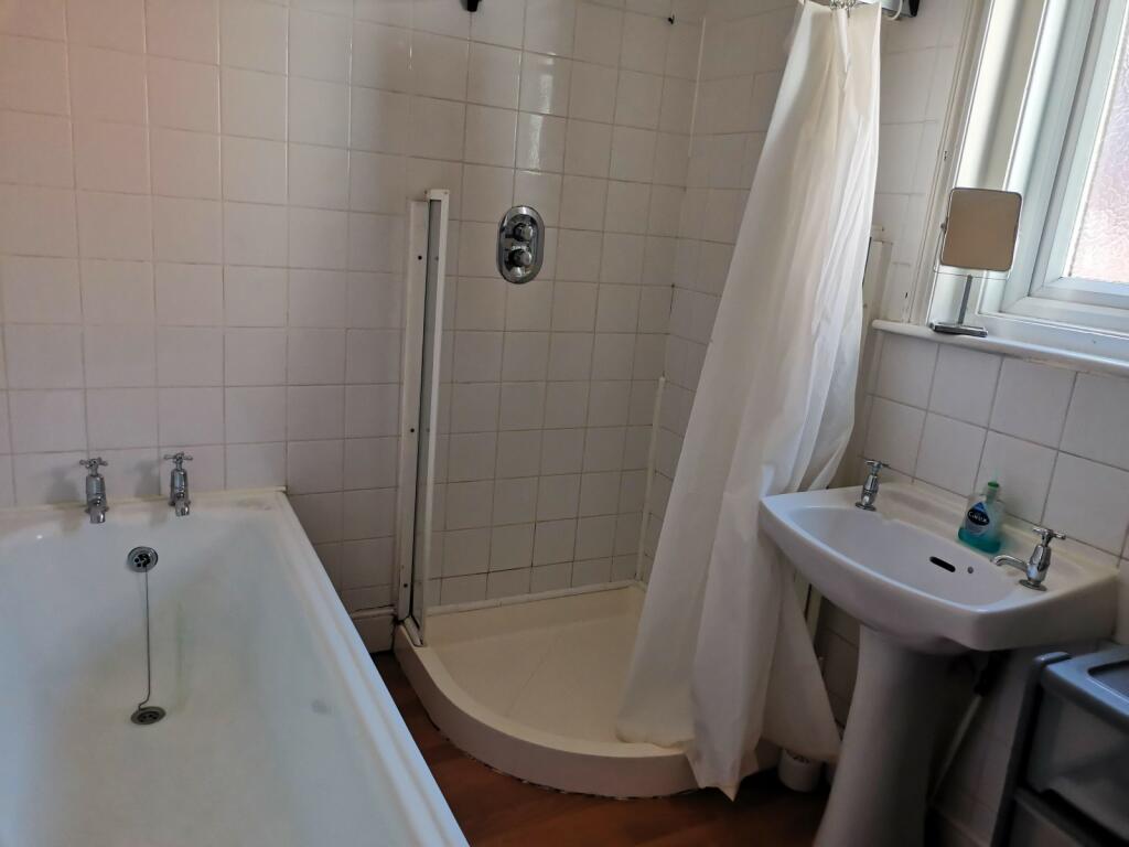 Additional image 11 of 6 bedroom Detached House in Winton