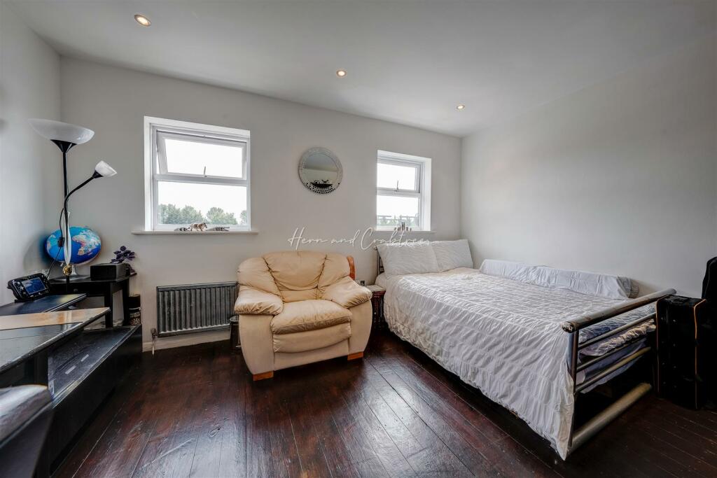 Additional image 27 of Schooner Way, Cardiff Bay