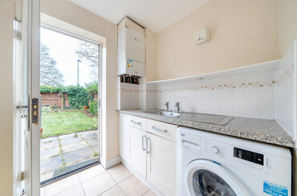 Additional image 20 of Sparkes Close, Bromley, BR2