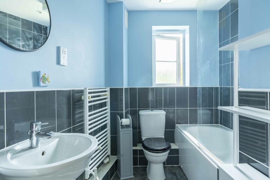 Additional image 10 of St Lucia Crescent