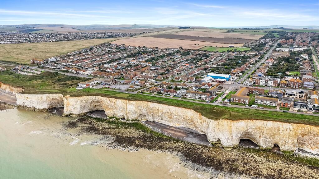 Primary image of 26 The Esplanade Telscombe Cliffs Peacehaven BN10 7EY