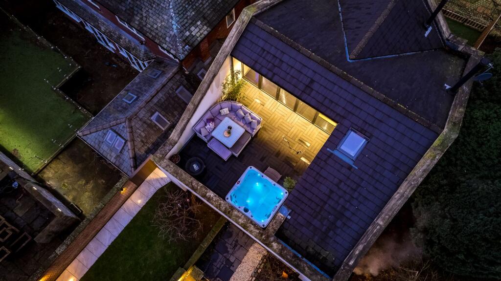 Additional image 29 of Moorview, Moss Bank Way, BL1 3LR – Stunning Home with Roof Terrace, Cinema Room & Outdoor Kitchen