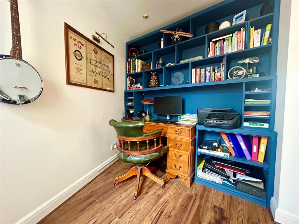 Additional image 9 of The Crescent, Bricket Wood, St. Albans