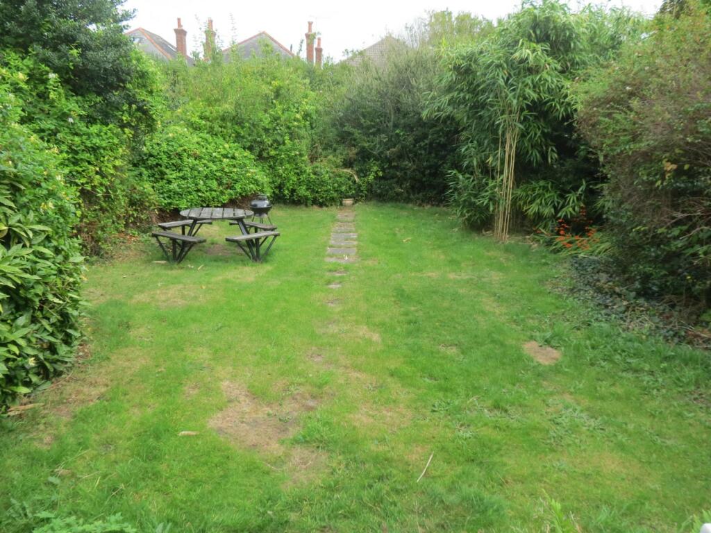 Additional image 12 of 6 bedroom Detached House in Winton