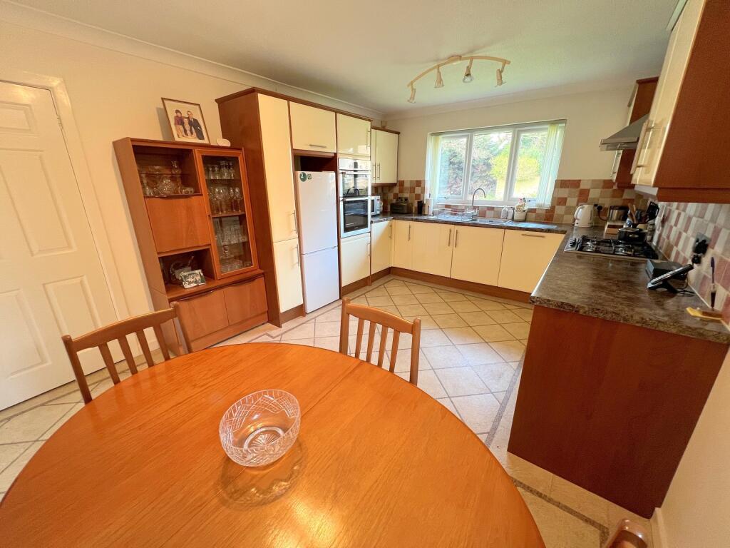 Additional image 4 of Mendip Close, New Milton, Hampshire. BH25 6TY