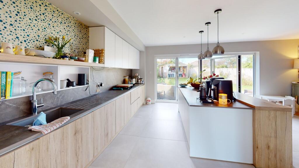 Additional image 40 of Barrs Wood Road, New Milton, Hampshire, BH25