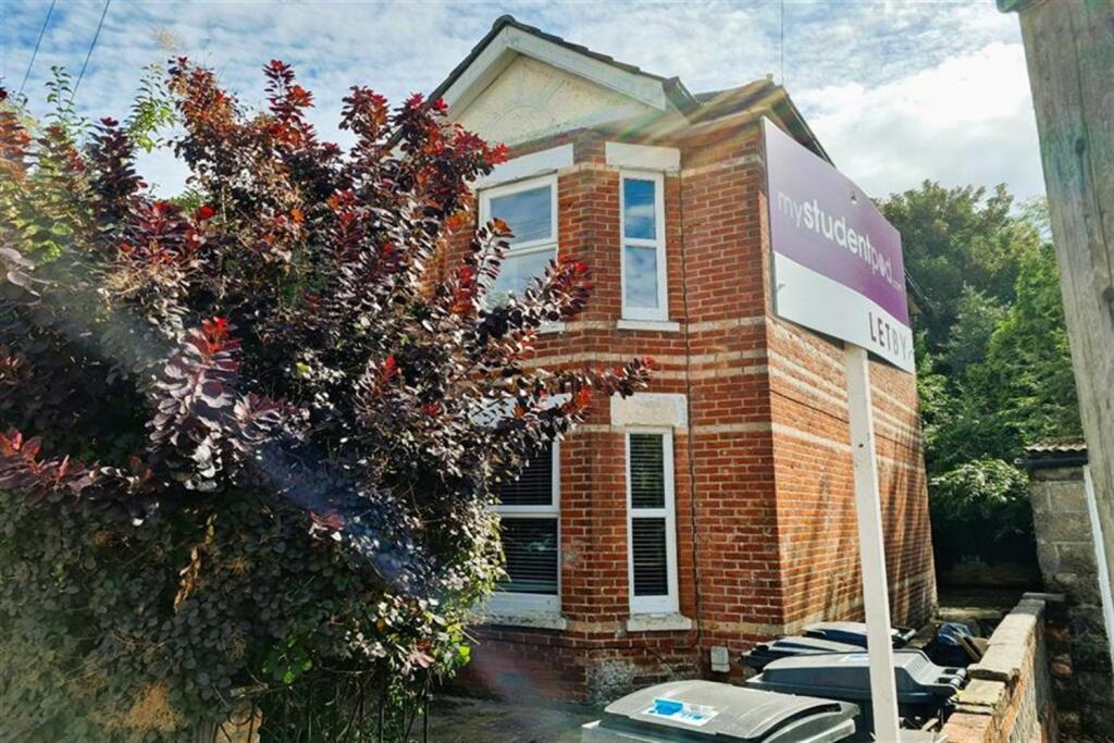 Additional image 2 of 6 bedroom House in Winton