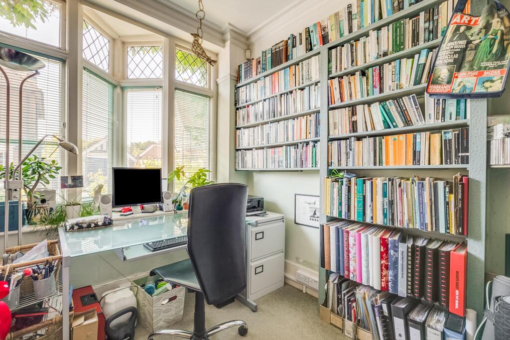 Additional image 13 of Hall Place Gardens, St Albans, AL1