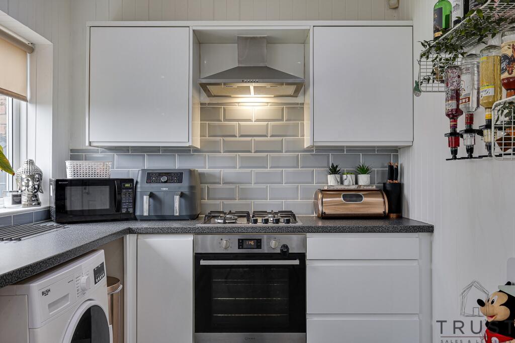 Additional image 6 of Links Avenue, Cleckheaton