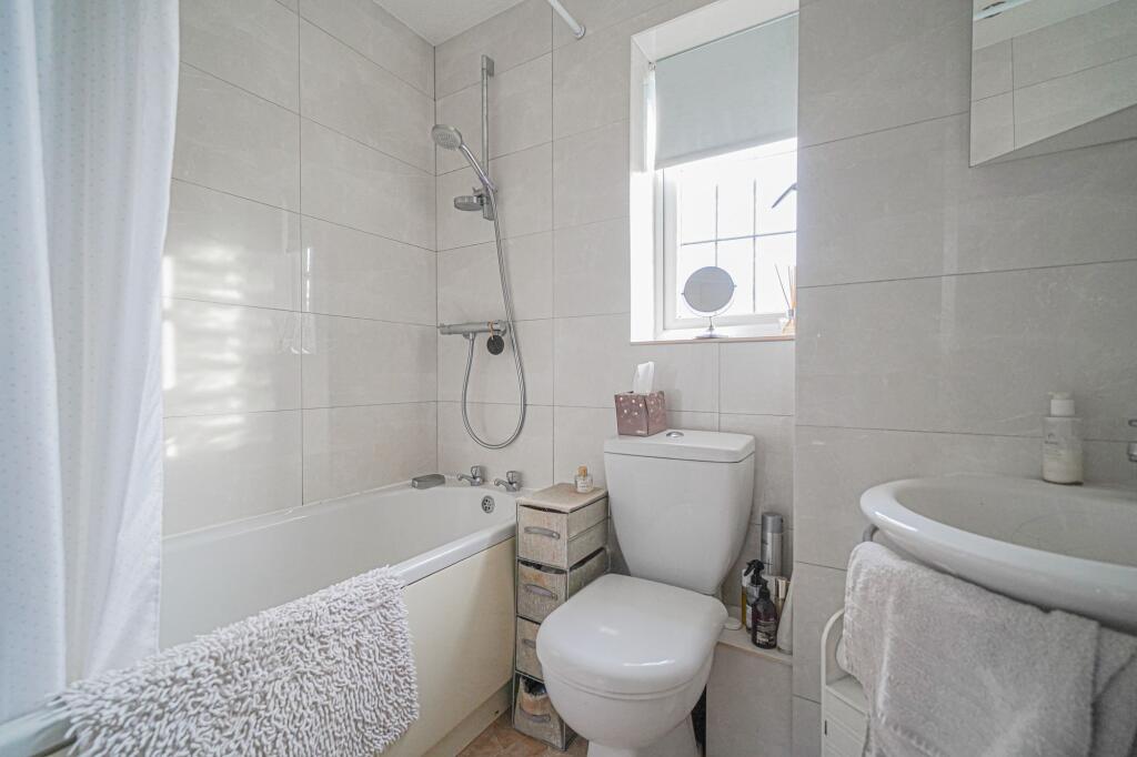 Additional image 8 of Yew Tree Close, Lapworth, B94