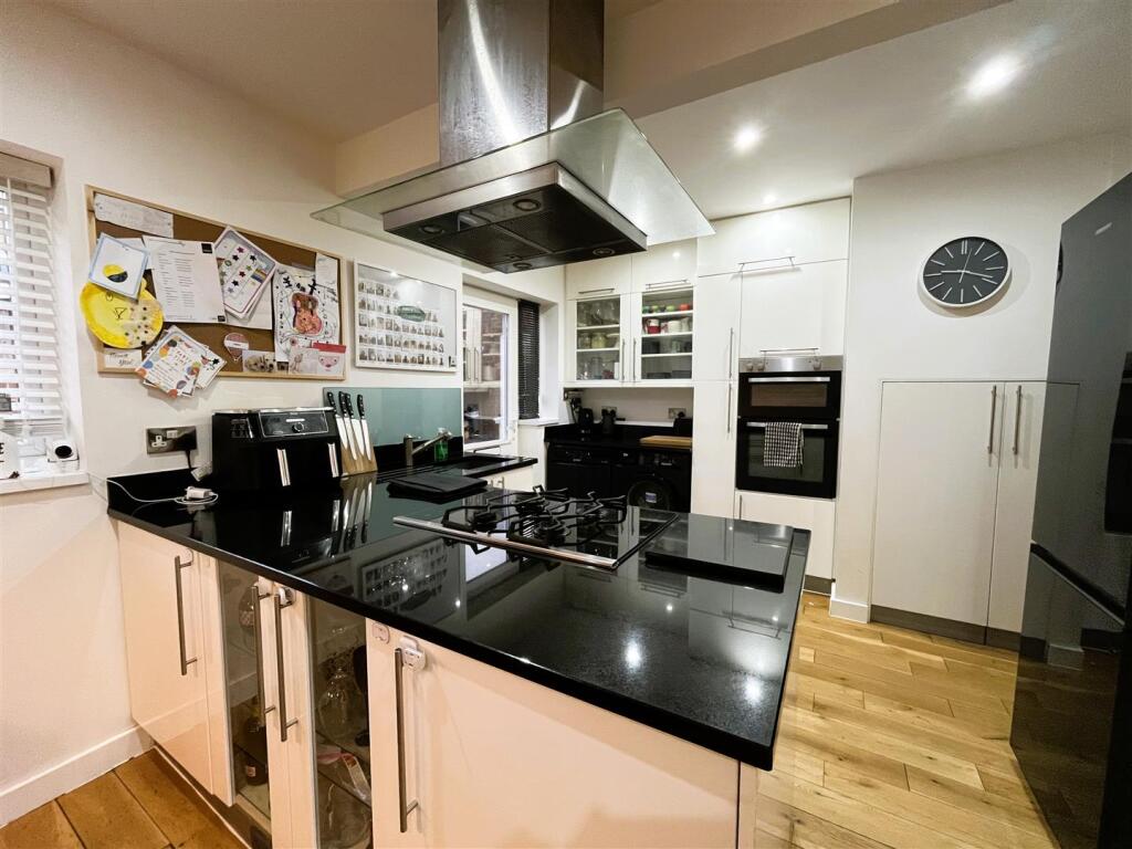 Additional image 8 of Whitehall Road, Wyke, Bradford