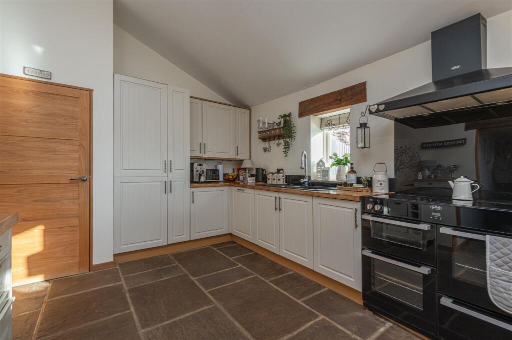 Additional image 9 of Latham Lane, Gomersal, Cleckheaton