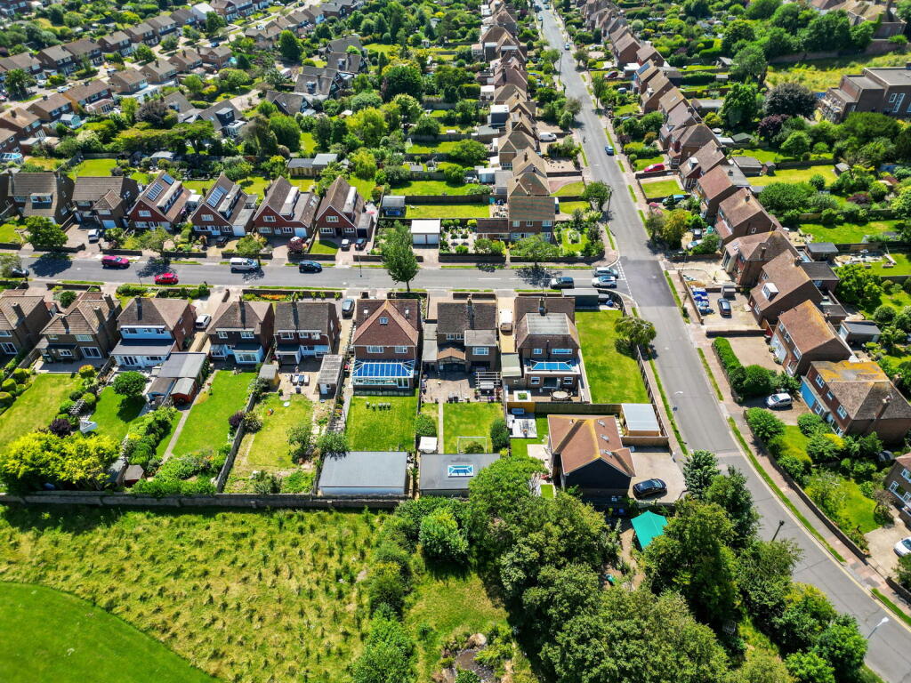 Additional image 54 of Stuart Avenue, Eastbourne, BN21 1UR