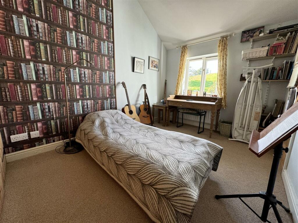 Additional image 23 of Croglin