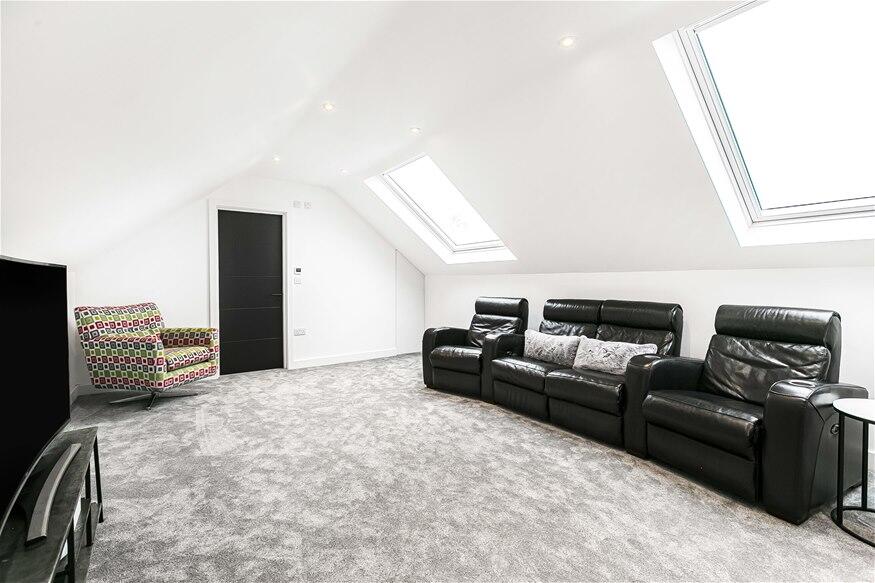 Additional image 18 of Tuffnells Way, Harpenden, AL5