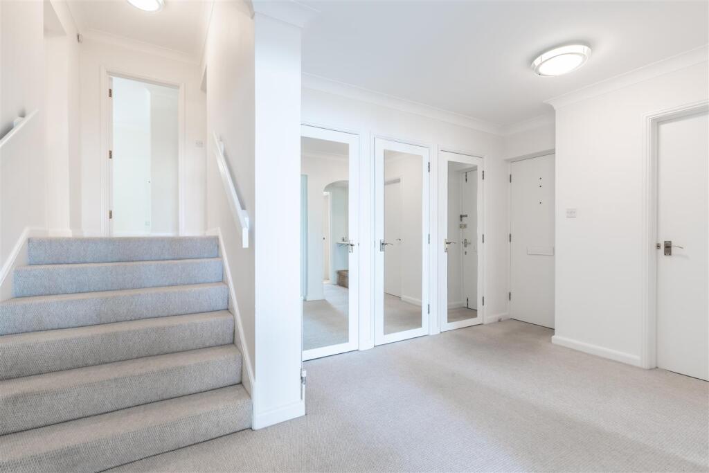 Additional image 6 of Sandbanks Road, Evening Hill