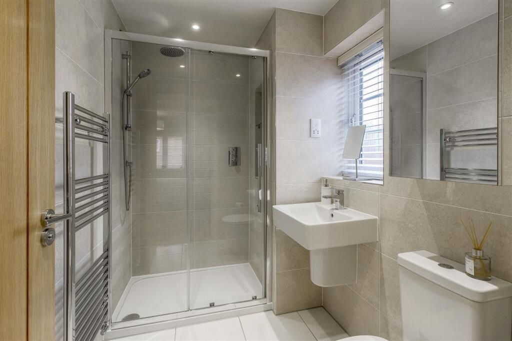 Additional image 20 of Wilson Close, Newton Regis, B79