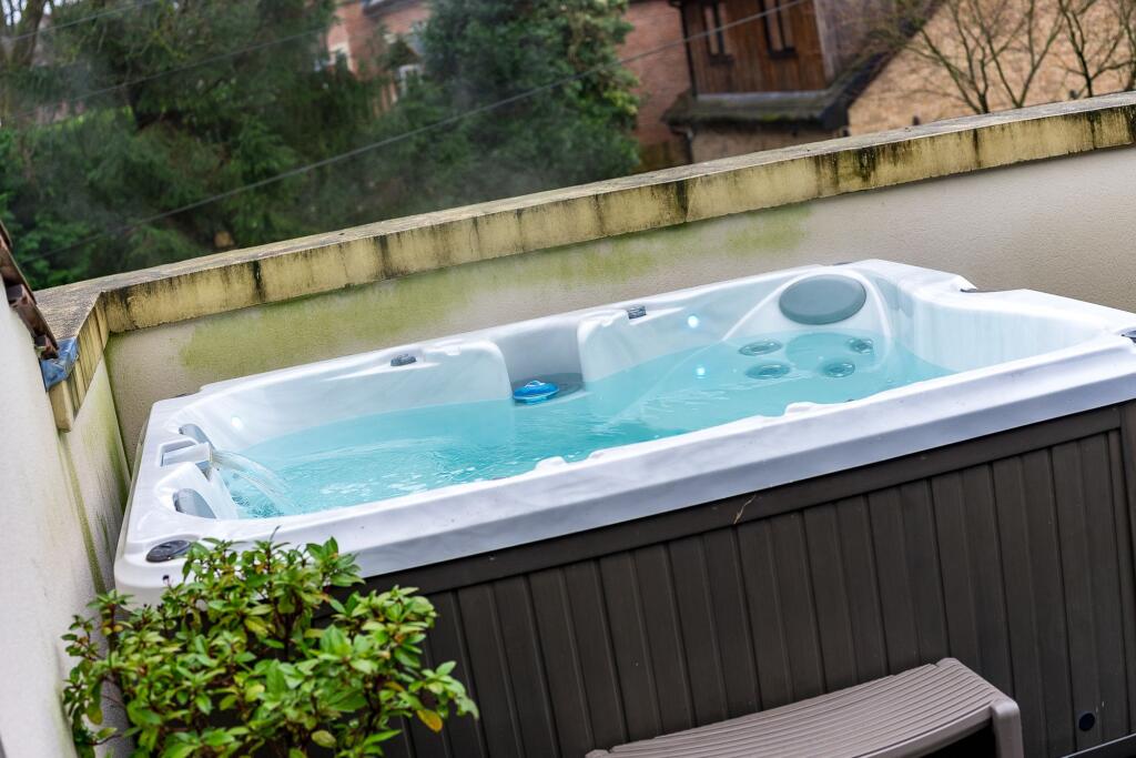 Additional image 27 of Moorview, Moss Bank Way, BL1 3LR – Stunning Home with Roof Terrace, Cinema Room & Outdoor Kitchen