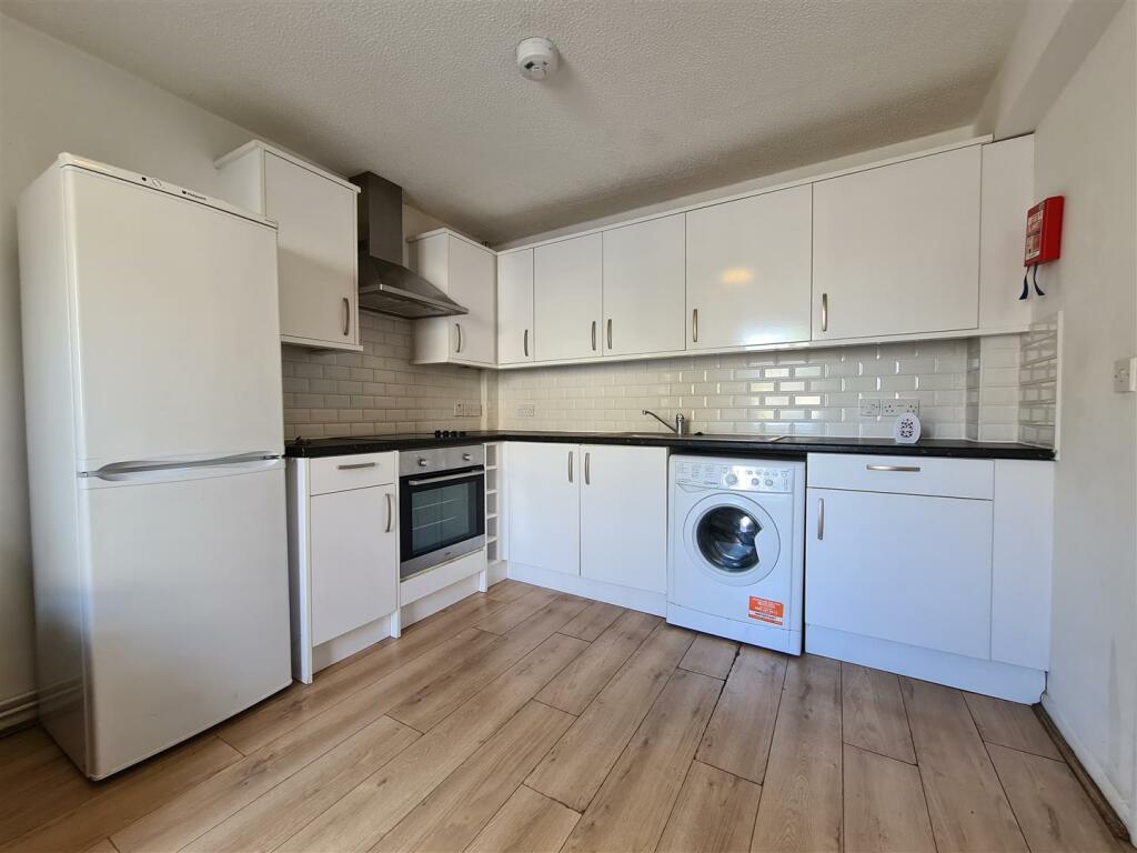 Additional image 3 of 30 Newmarket Road, Cambridge, CB5 8DT