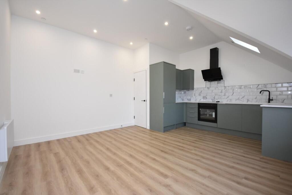Additional image 4 of Flat 4, 76 Connaught Road, Cardiff, CF24 3PX