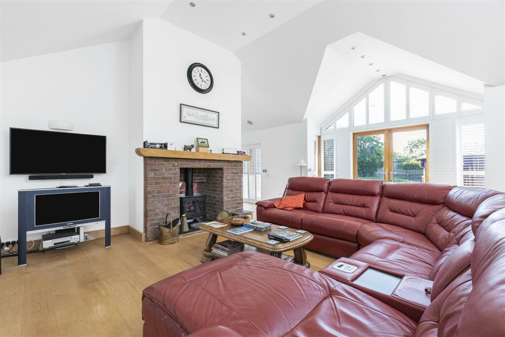 Additional image 9 of Broadway, Bourn