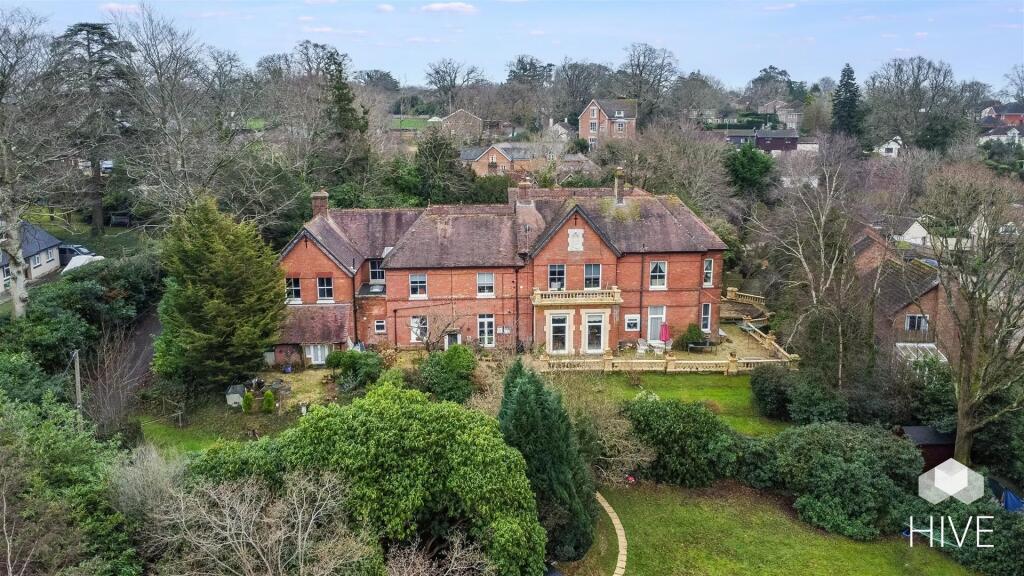 Additional image 6 of Giddy Lake, Wimborne