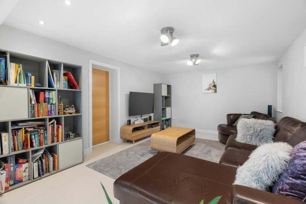 Additional image 8 of High Street, Fen Drayton, CB24